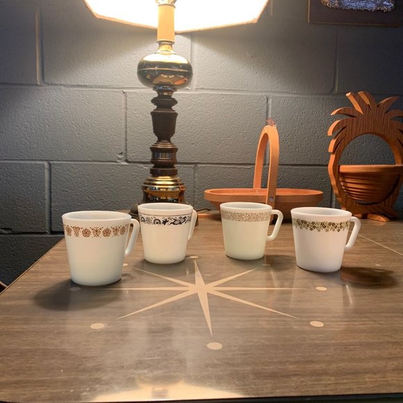 Vintage Pyrex coffee mugs - 3 different designs - Picture 4 of 7